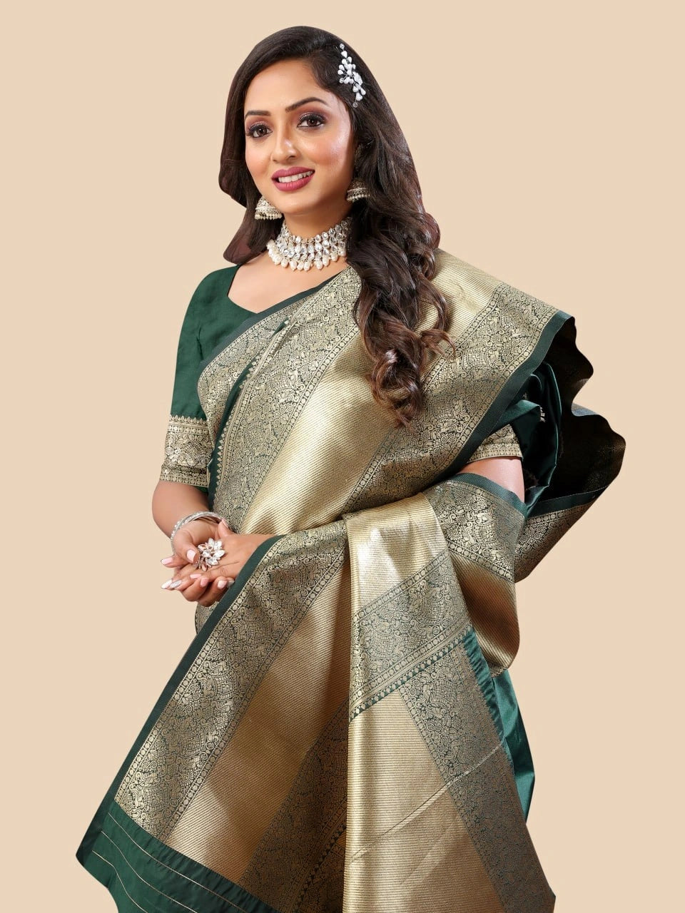 Soft Silk Saree with Rich Zari Weaving Pallu and Border