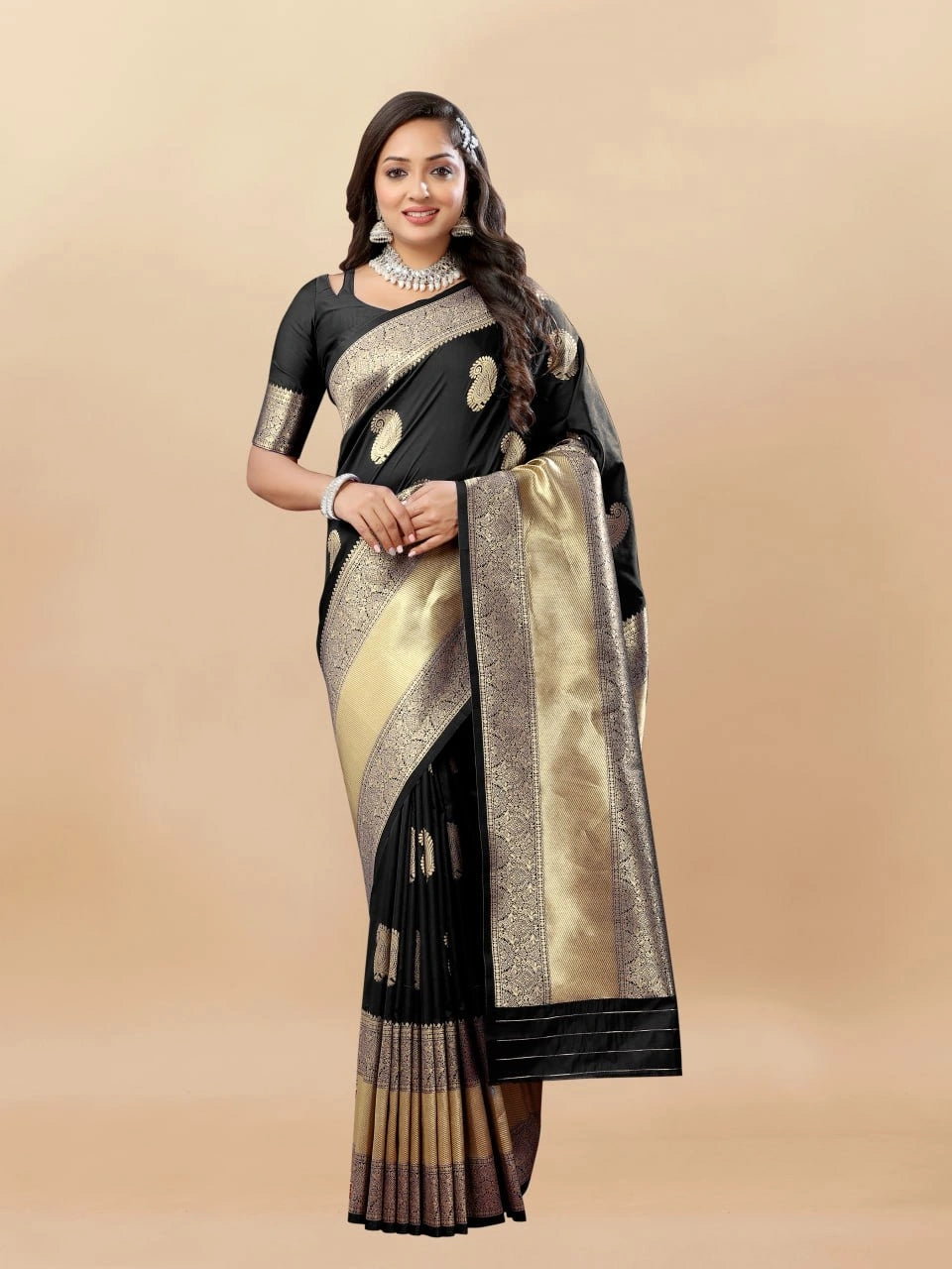 Soft Silk Saree with Rich Zari Weaving Pallu and Border