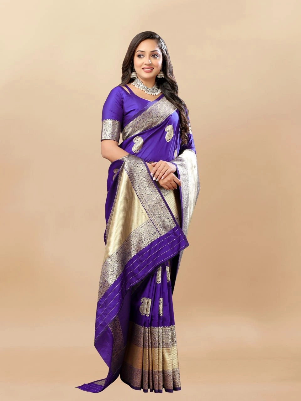 Soft Silk Saree with Rich Zari Weaving Pallu and Border