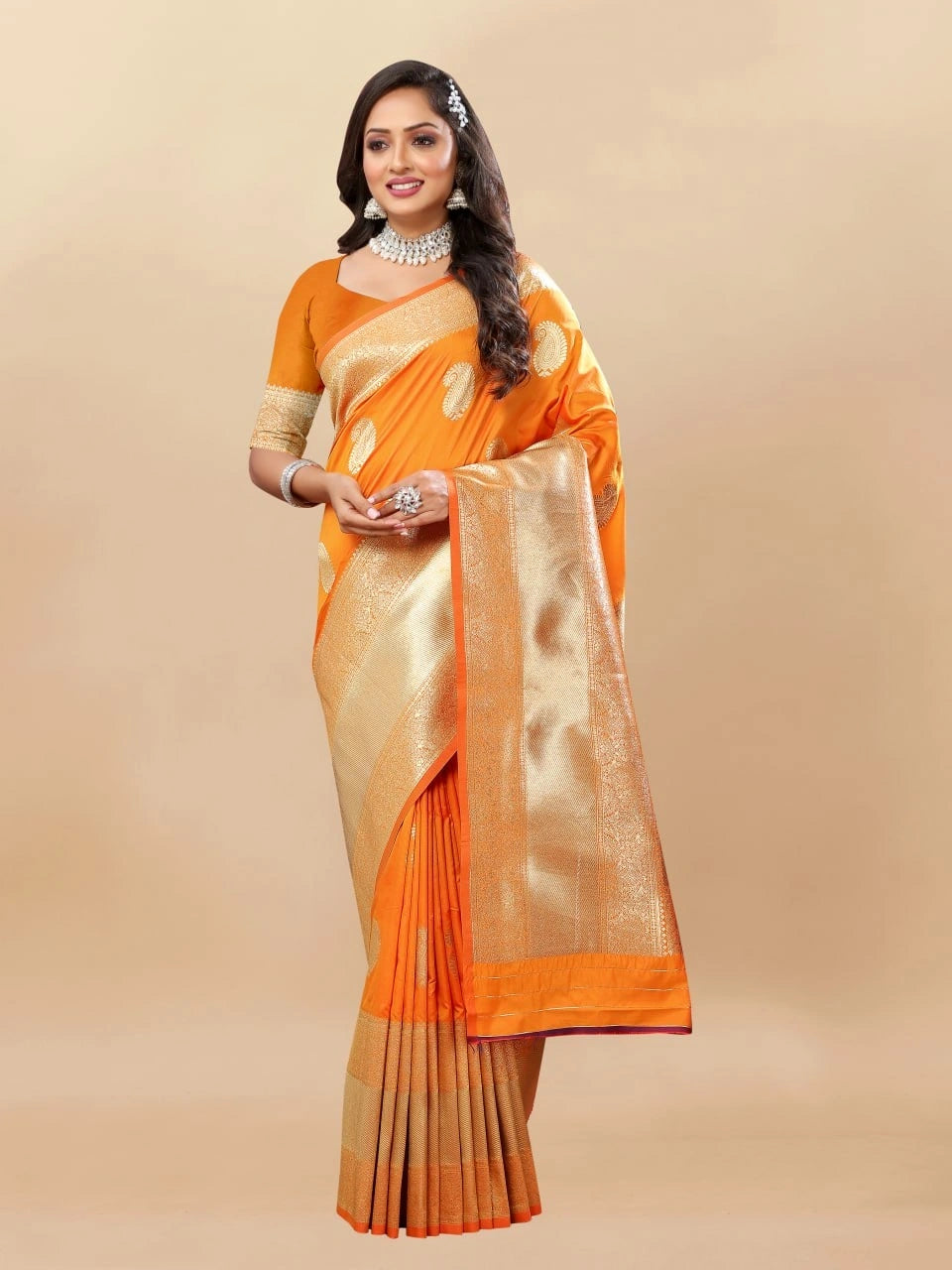 Soft Silk Saree with Rich Zari Weaving Pallu and Border