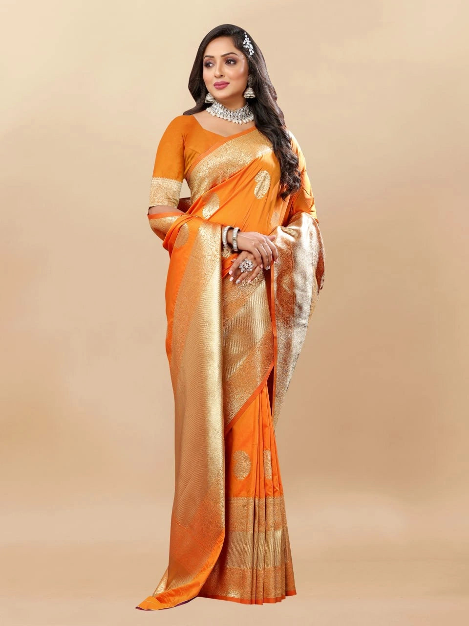 Soft Silk Saree with Rich Zari Weaving Pallu and Border