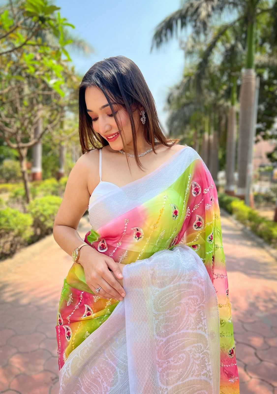 Elegant Organza Saree In a Hand Printed Color