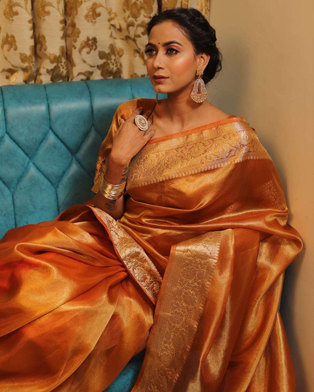 Premium Banarasi Soft Dual Tone Tissue Silk Saree