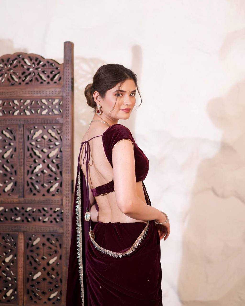 Plain Maroon Velvet Saree With Mirror Work Lace